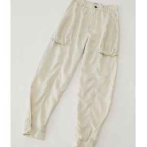 BDG Carissa High-Waisted Cocoon Pant
